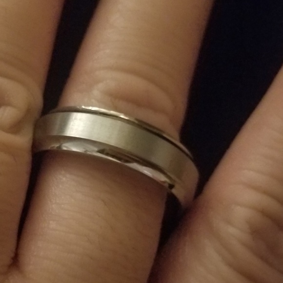 💚💚New REVV Mens 7mm ring in Titanium💚💚 - Picture 6 of 8